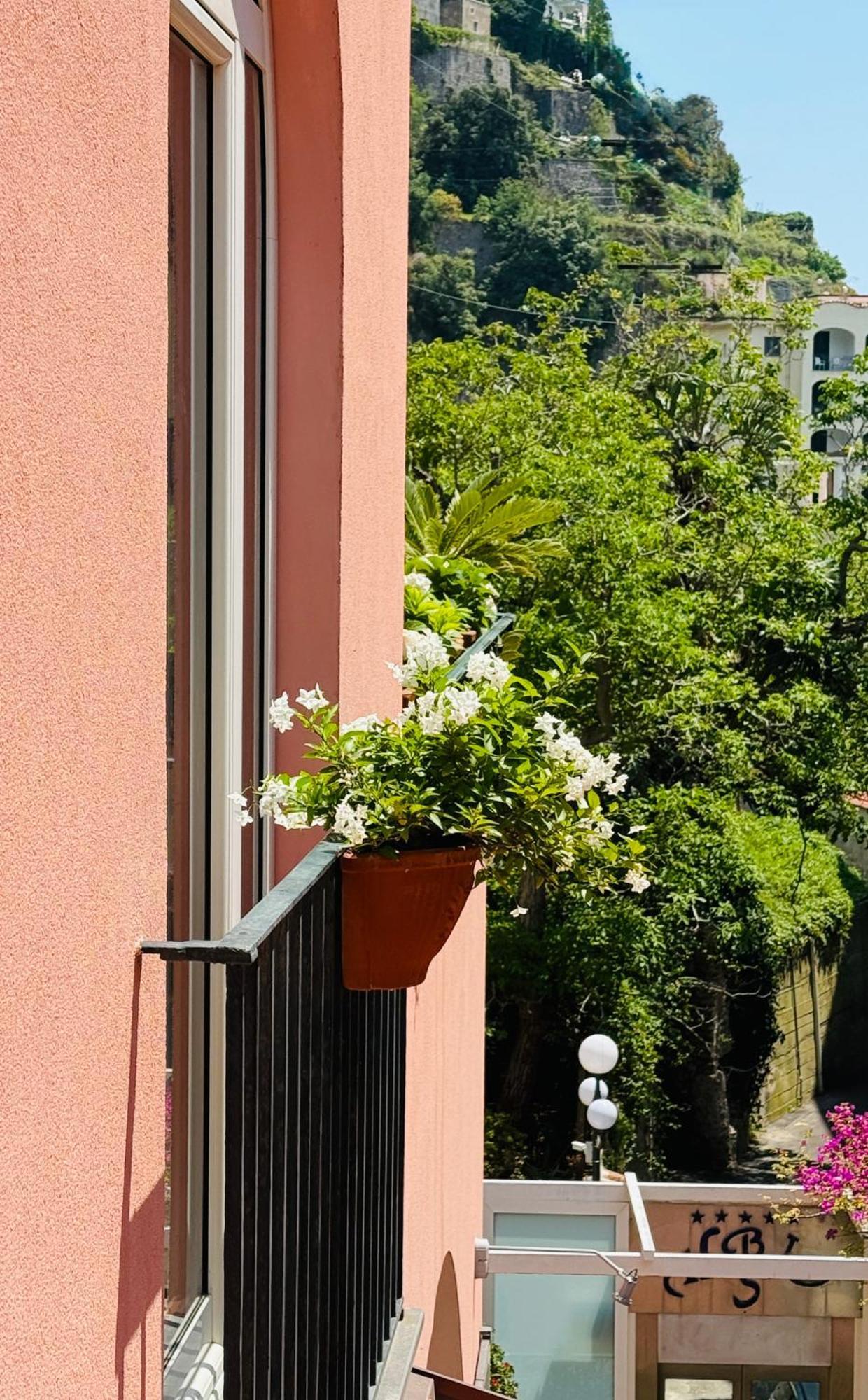 La Maison Rose Maiori Buitenkant foto
